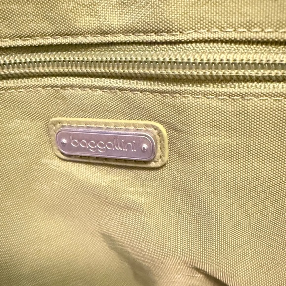 Baggallini Crossbody Shoulder Bag Green Nylon Multiple Pockets Adjustable Strap - Picture 4 of 5